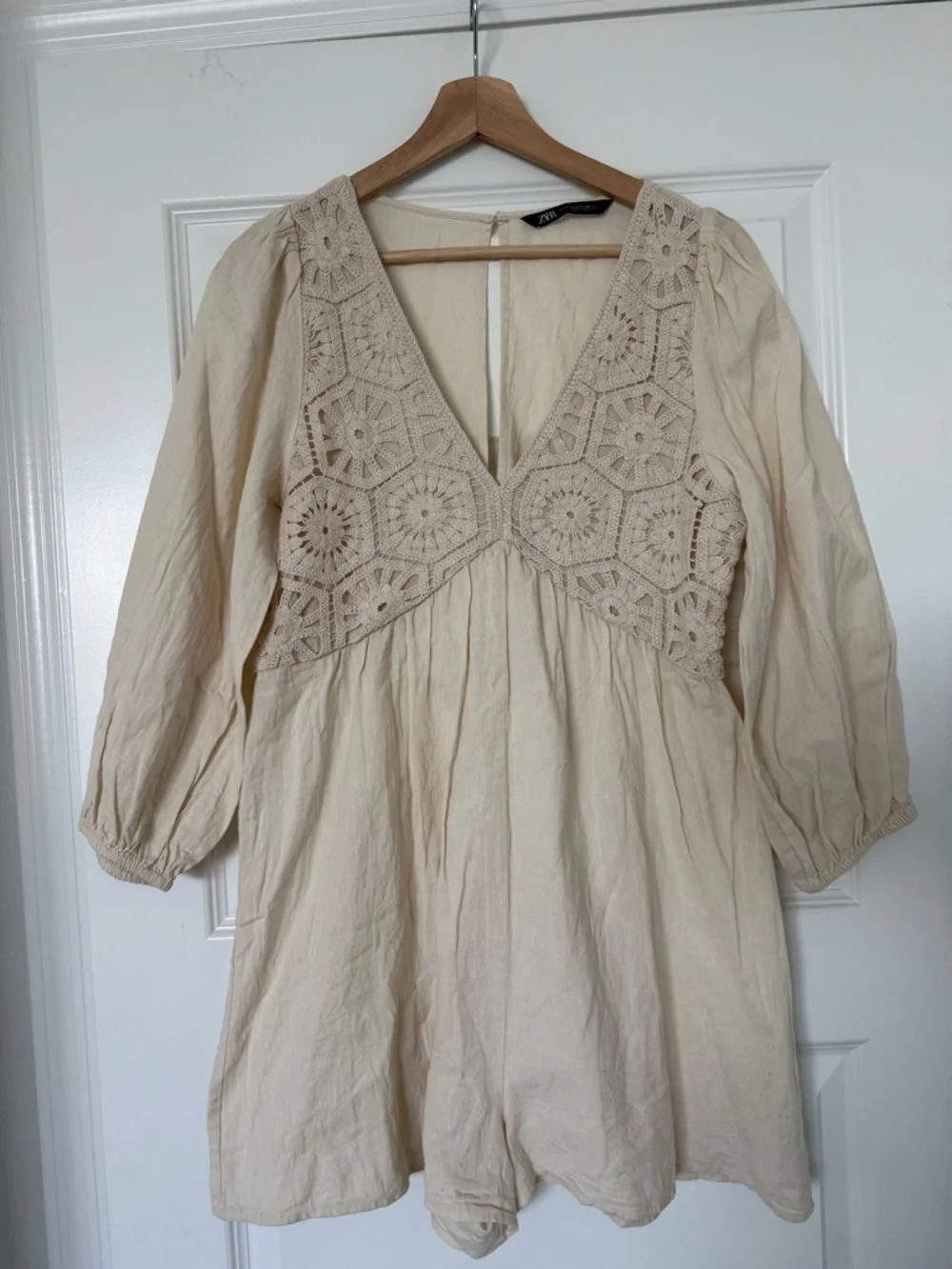 Zara Crochet Romper Medium Beige Balloon Sleeve Lightweight Coastal Linen Cotton
